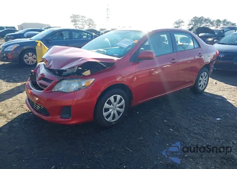 2011 Toyota Corolla Le z USA, uszkodzony, nr VIN 2T1BU4EE2BC744460
